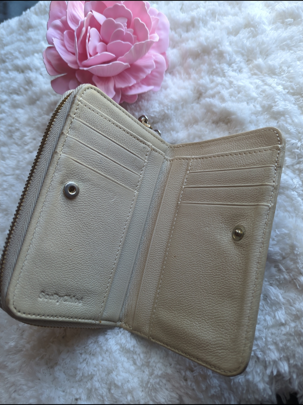 See by Chloé Two-Tone Soft Leather Zip Compact Wallet Minimalist Chic - Picture 4 of 5